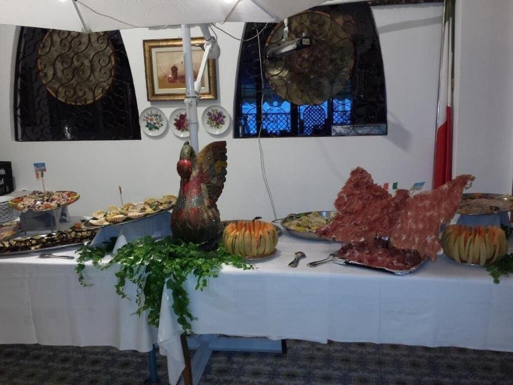 Hotel Paco Pietra Ligure Bagian luar foto