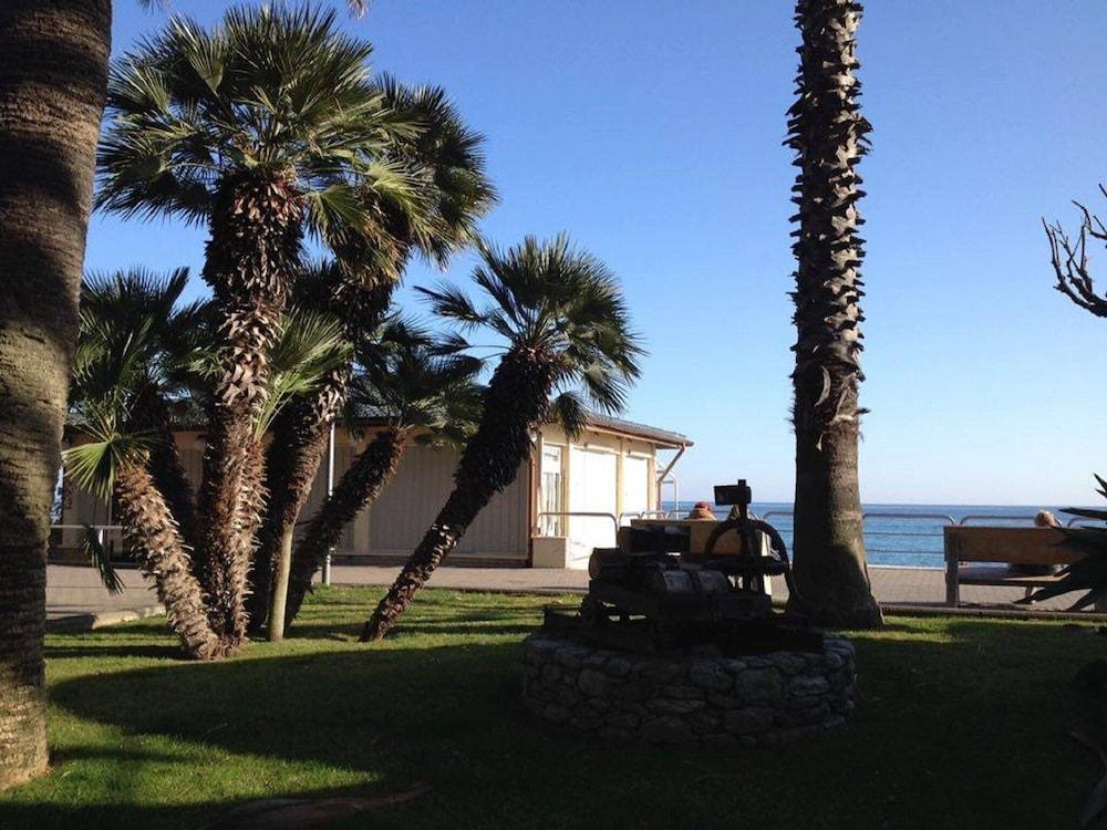 Hotel Paco Pietra Ligure Bagian luar foto
