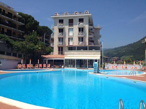 Hotel Paco Pietra Ligure Bagian luar foto